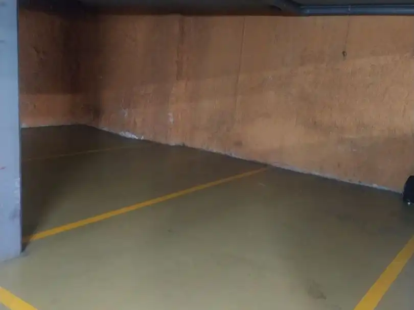 Parking of Garage for rent in Gràcia