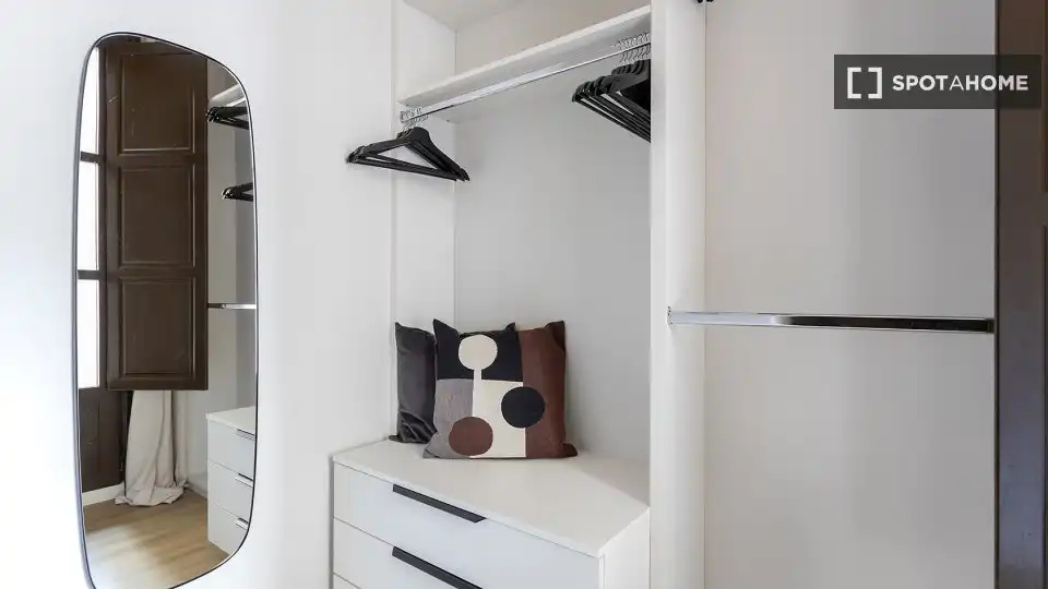 Flat with terrace to rent in Ciutat Vella, imagen 9