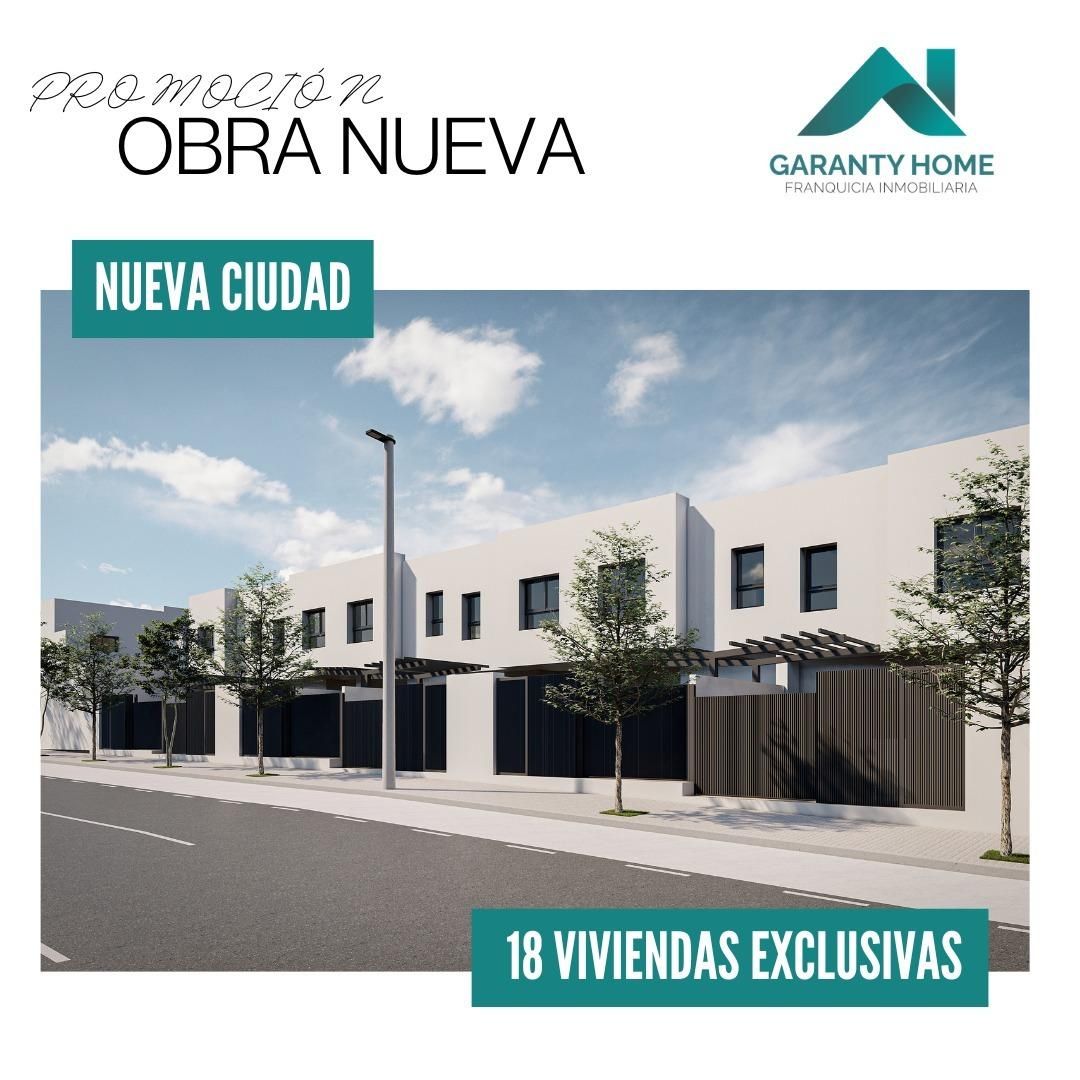 Vista exterior de Casa adosada en venda en Cáceres Capital amb Aire condicionat, Calefacció i Jardí privat
