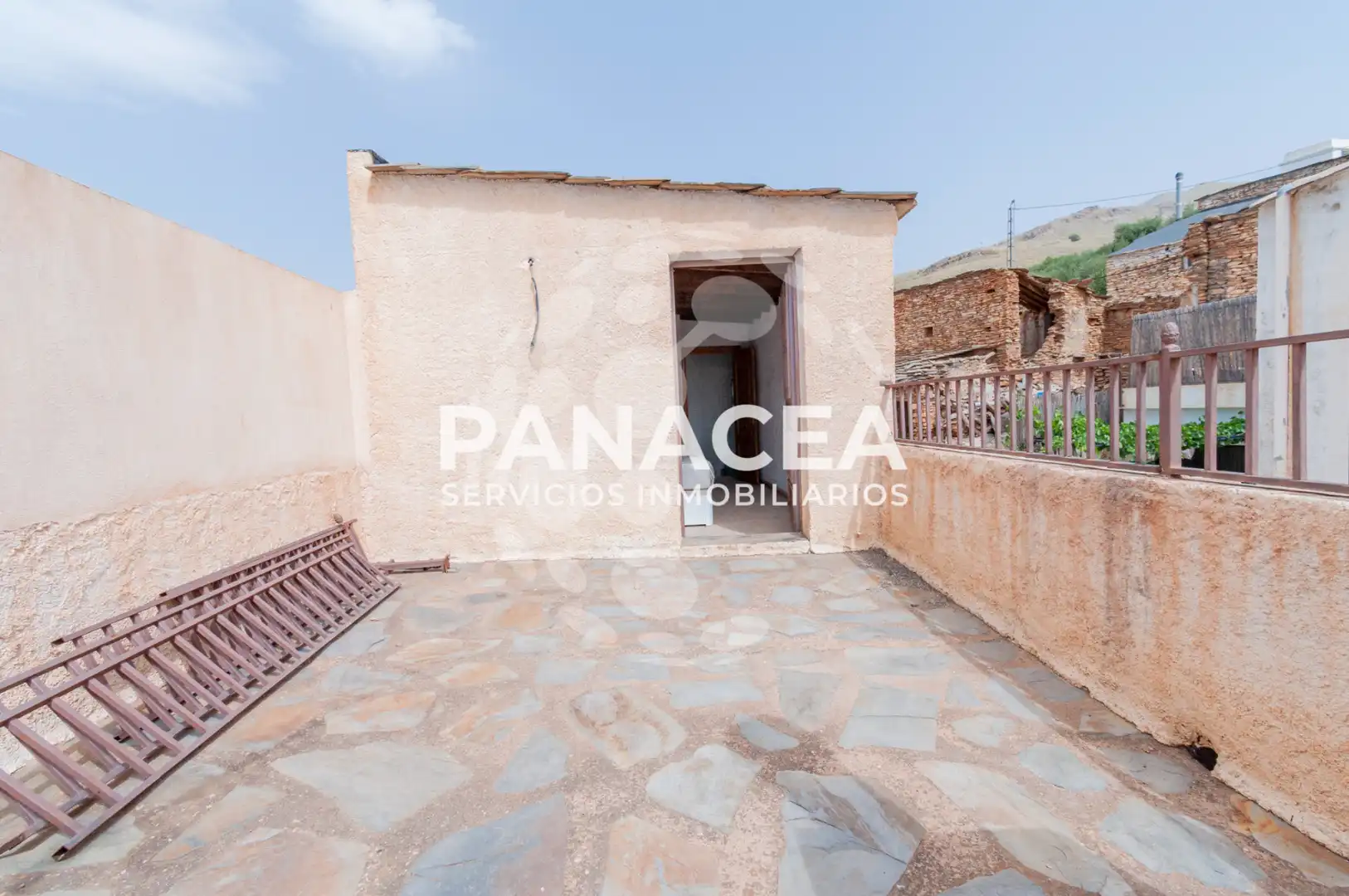 Vista exterior de Casa o chalet en venta en Las Tres Villas con Amueblado