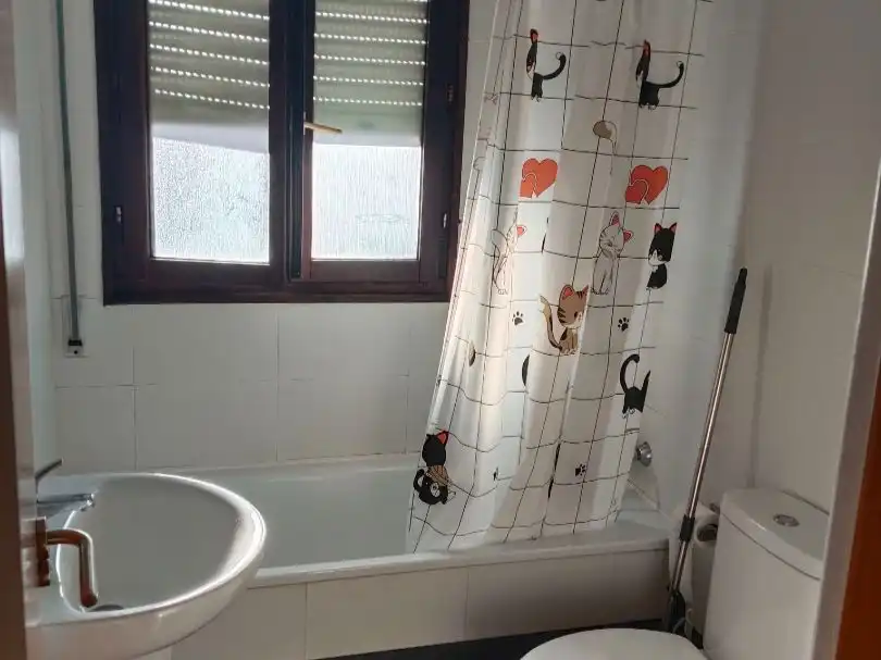 Bathroom of Flat for rent in Santander  with Heating, Furnished and Oven
