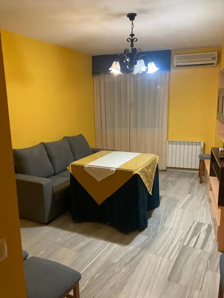 Piso con ascensor en venta en Martos