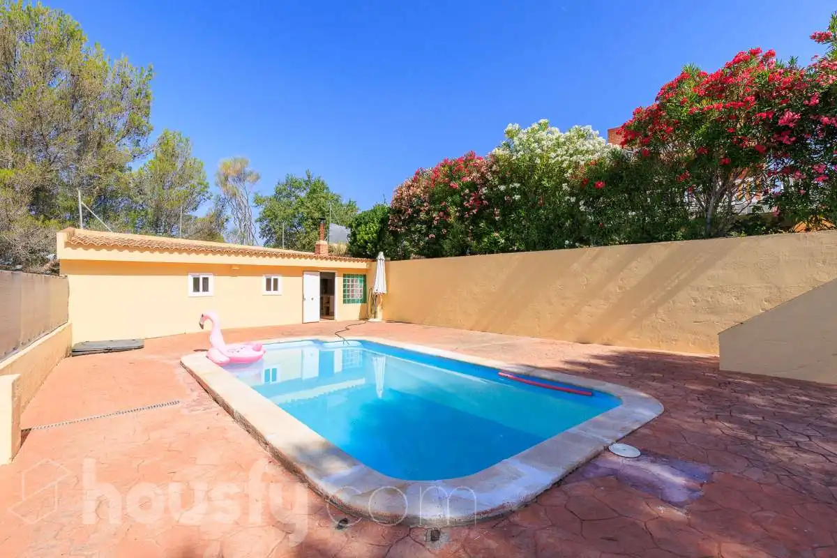 Casa amb terrassa en venda a Calle Girona .