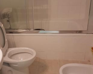 Bathroom of Flat to rent in  Sevilla Capital