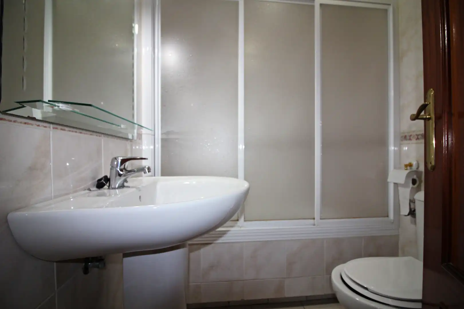 Badezimmer von Wohnung zum Verkauf in Huelva mit Möbliert und Balkon