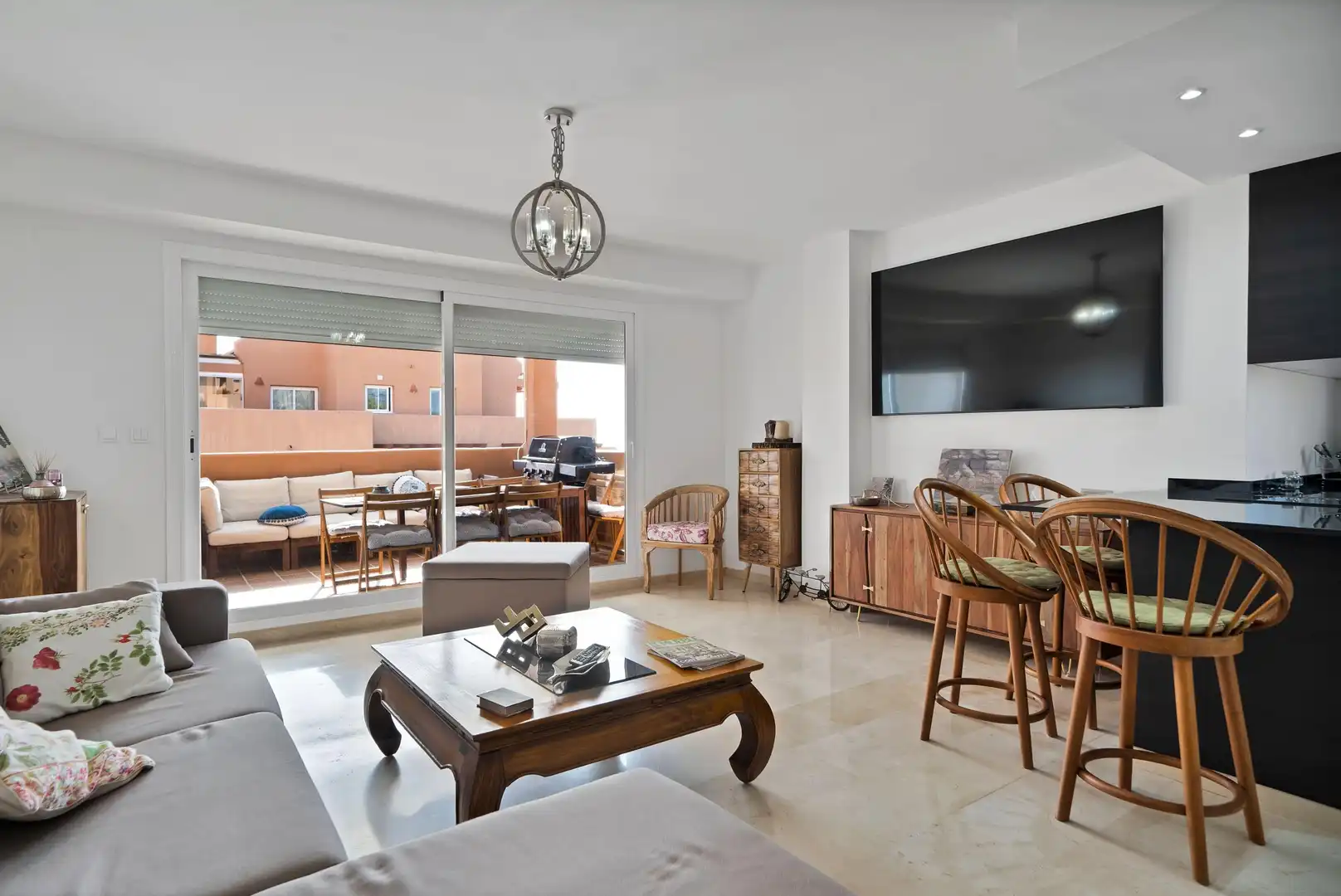 Living room of Apartments for sale in Marbella  with Air Conditioner, Private garden and Storage room
