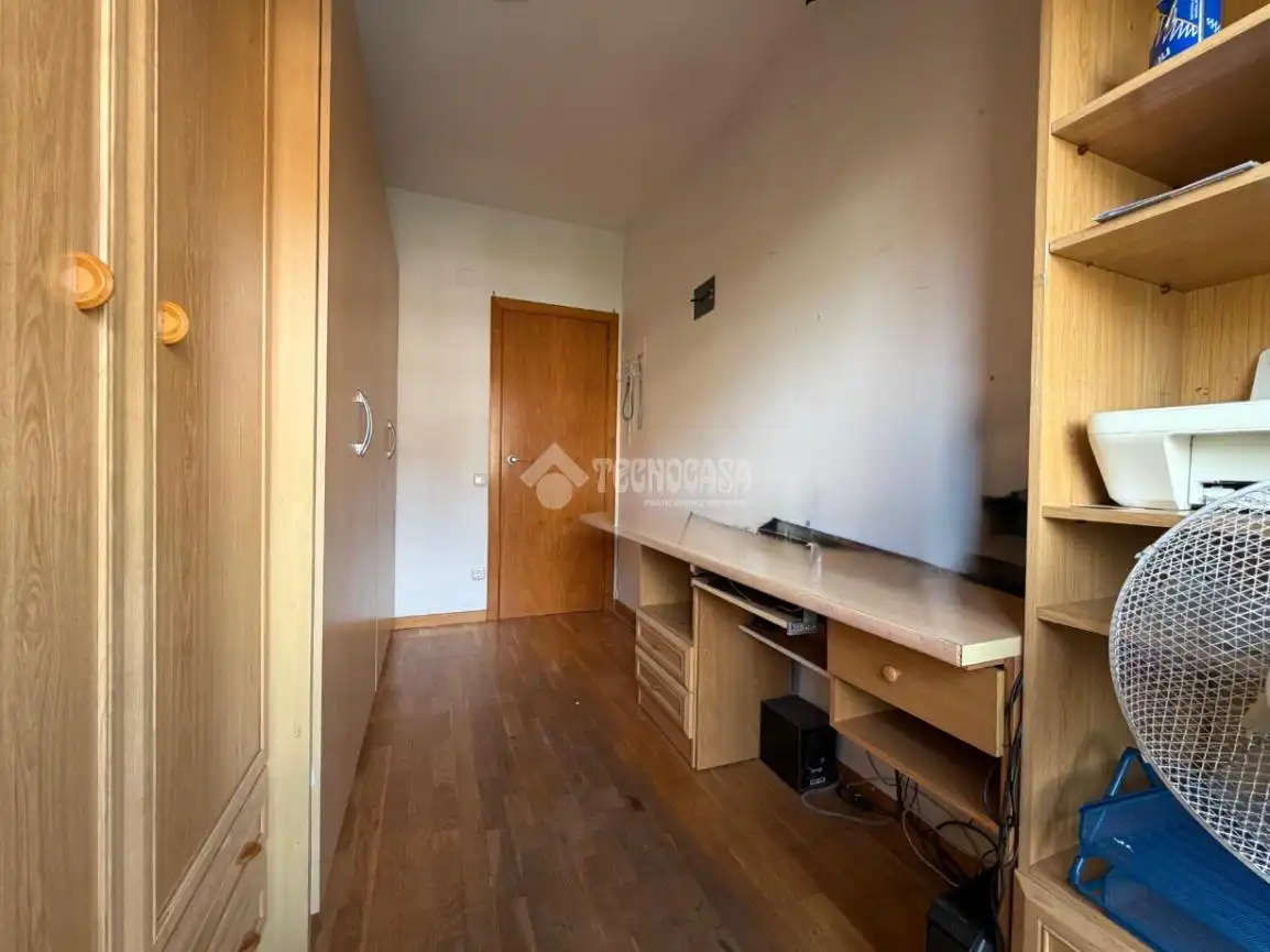 Habitación de Piso en venta en Badalona con Aire acondicionado, Trastero y Balcón