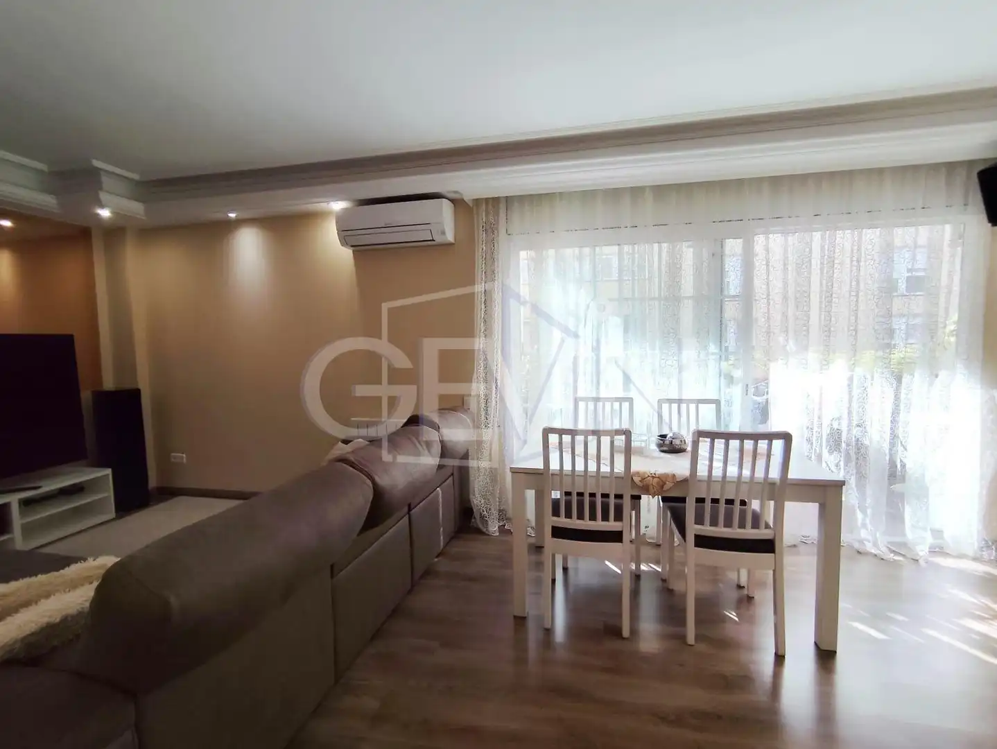 Sala de estar de Piso en venta en Santa Perpètua de Mogoda con Aire acondicionado, Calefacción y Parquet