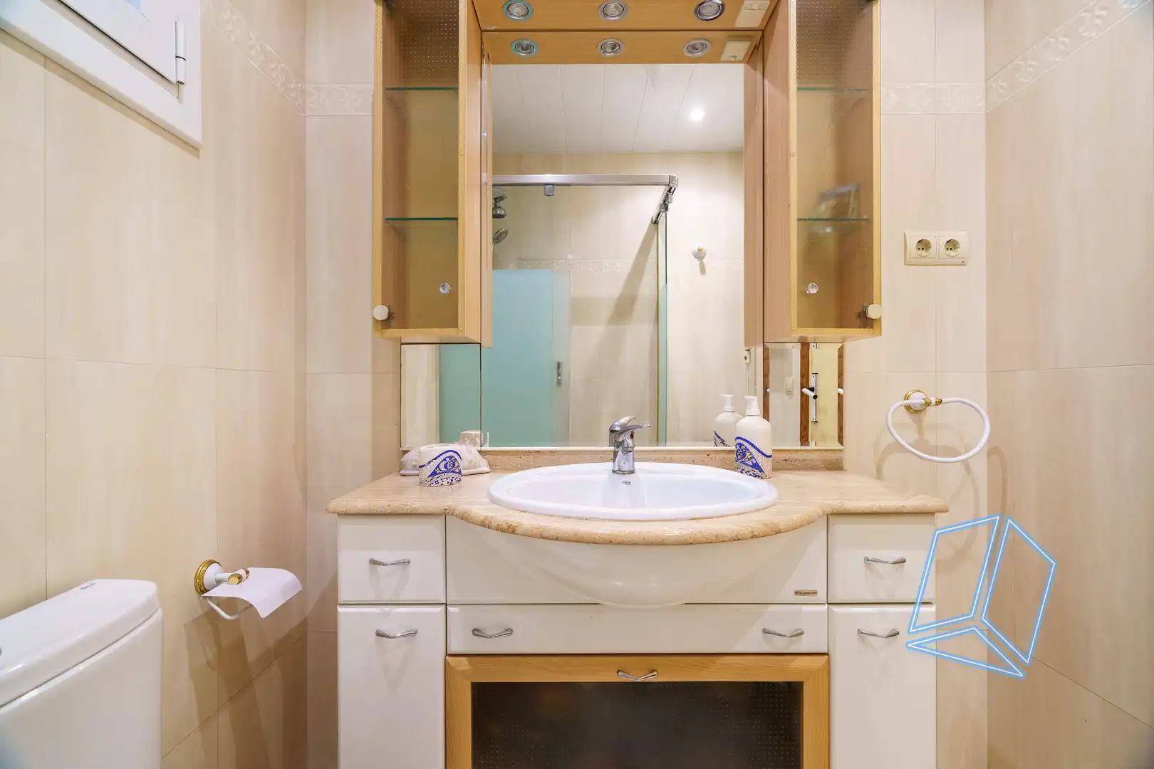 Baño de Piso en venta en L'Hospitalet de Llobregat con Balcón
