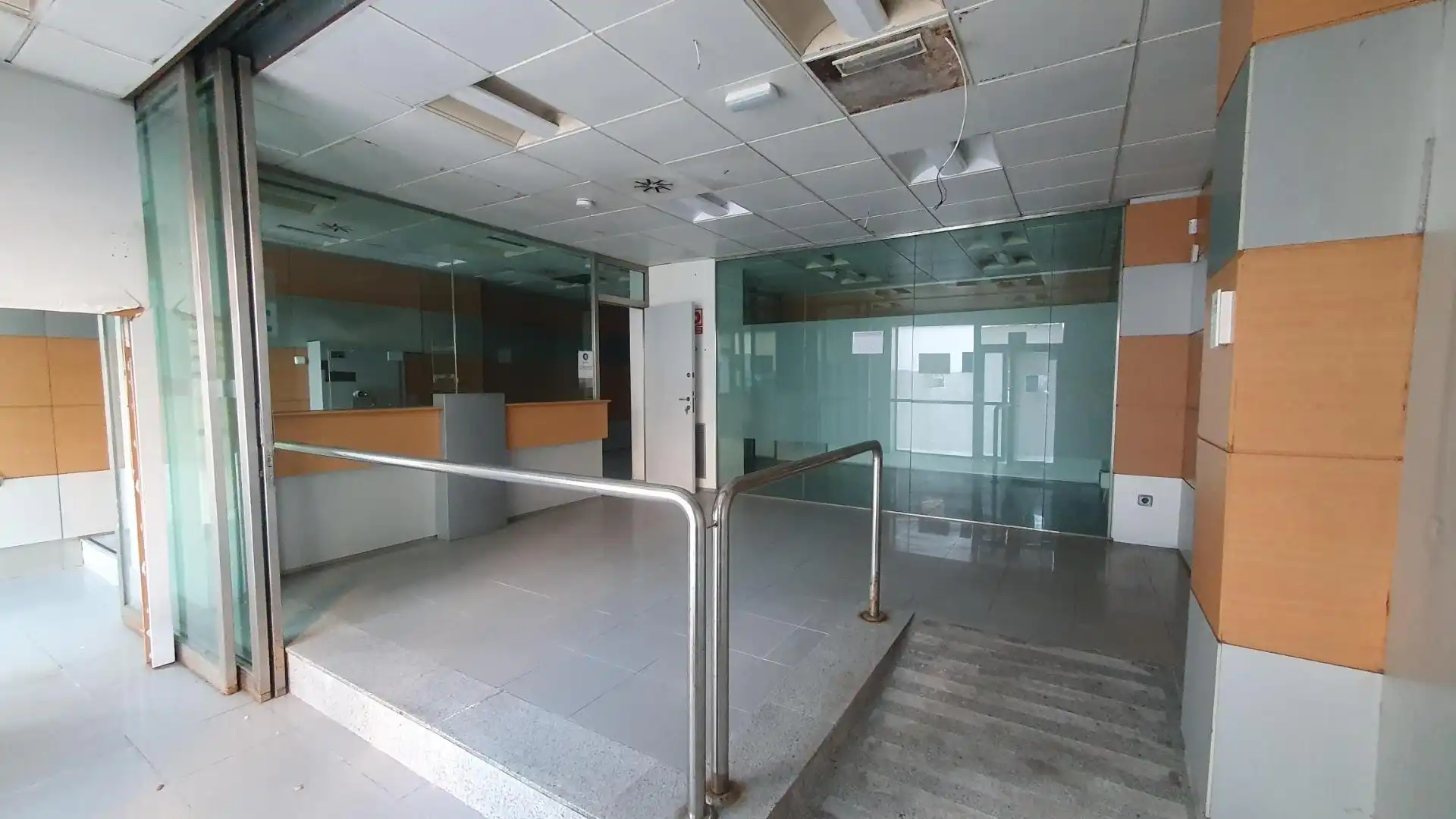 Business premises to rent in Carrer LLEIDA, imagen 2