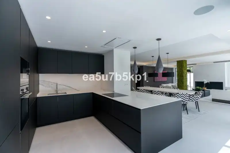 Chalet con terraza en venta en Nueva, imagen 7