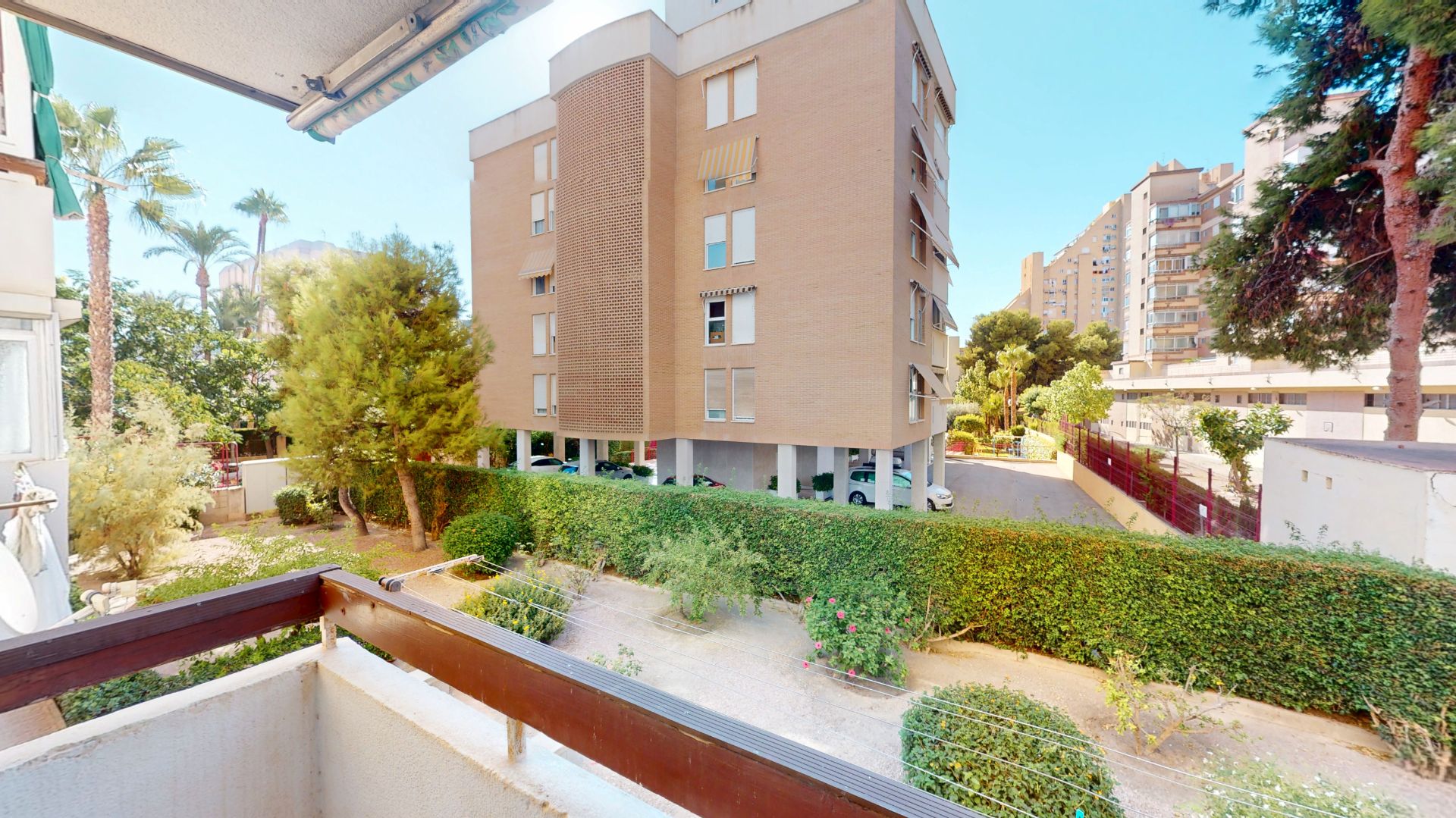 Vista exterior de Piso en venta en Alicante / Alacant con Amueblado y Balcón