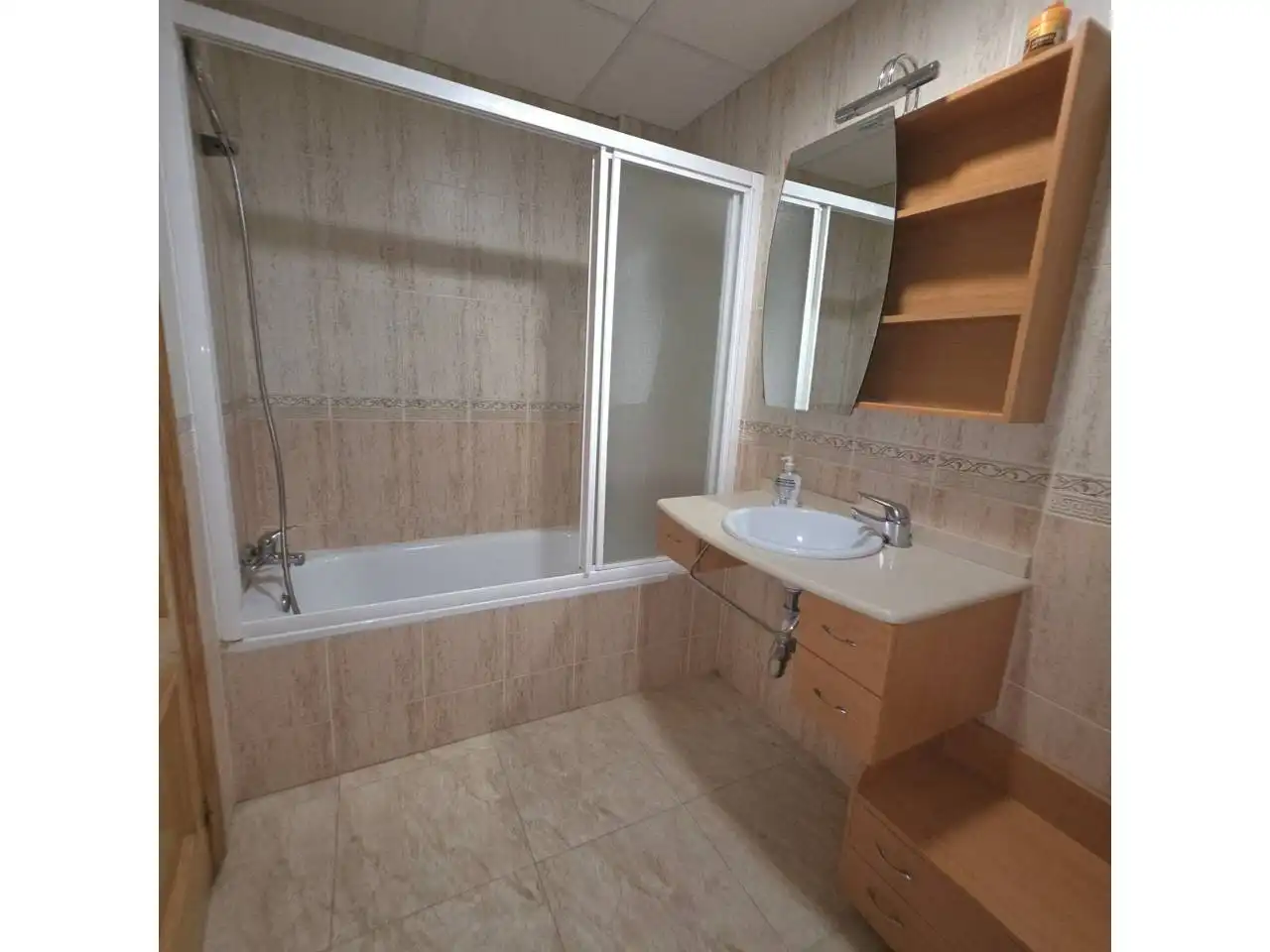 Badezimmer von Wohnung zur Miete in Cartagena mit Klimaanlage, Heizung und Möbliert