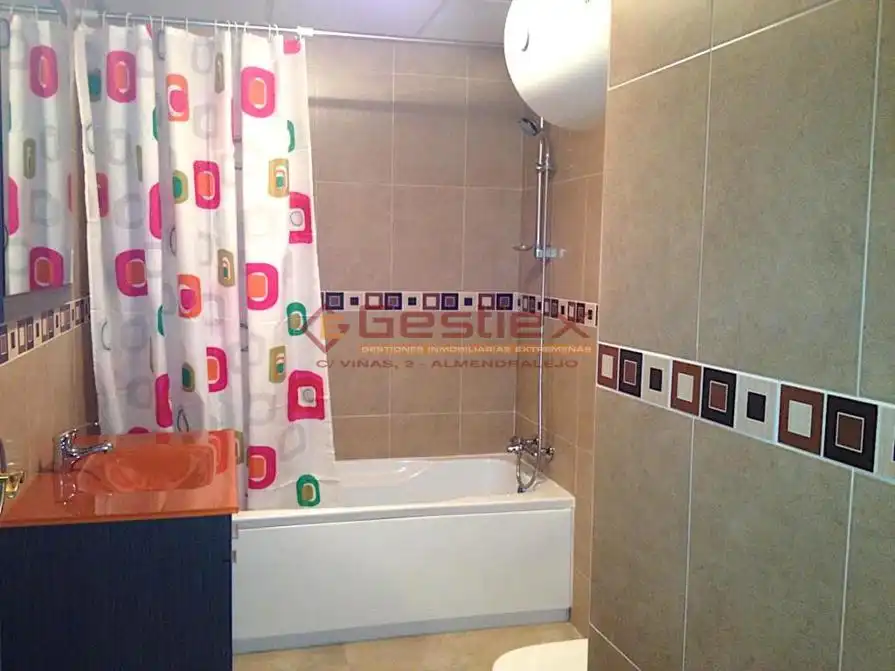 Bathroom of Duplexes for rent in Almendralejo