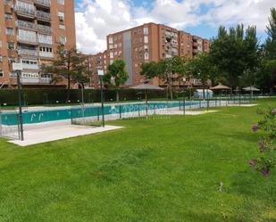 Swimming pool of Flat for sale in Fuenlabrada  with Air Conditioner, Heating and Terrace