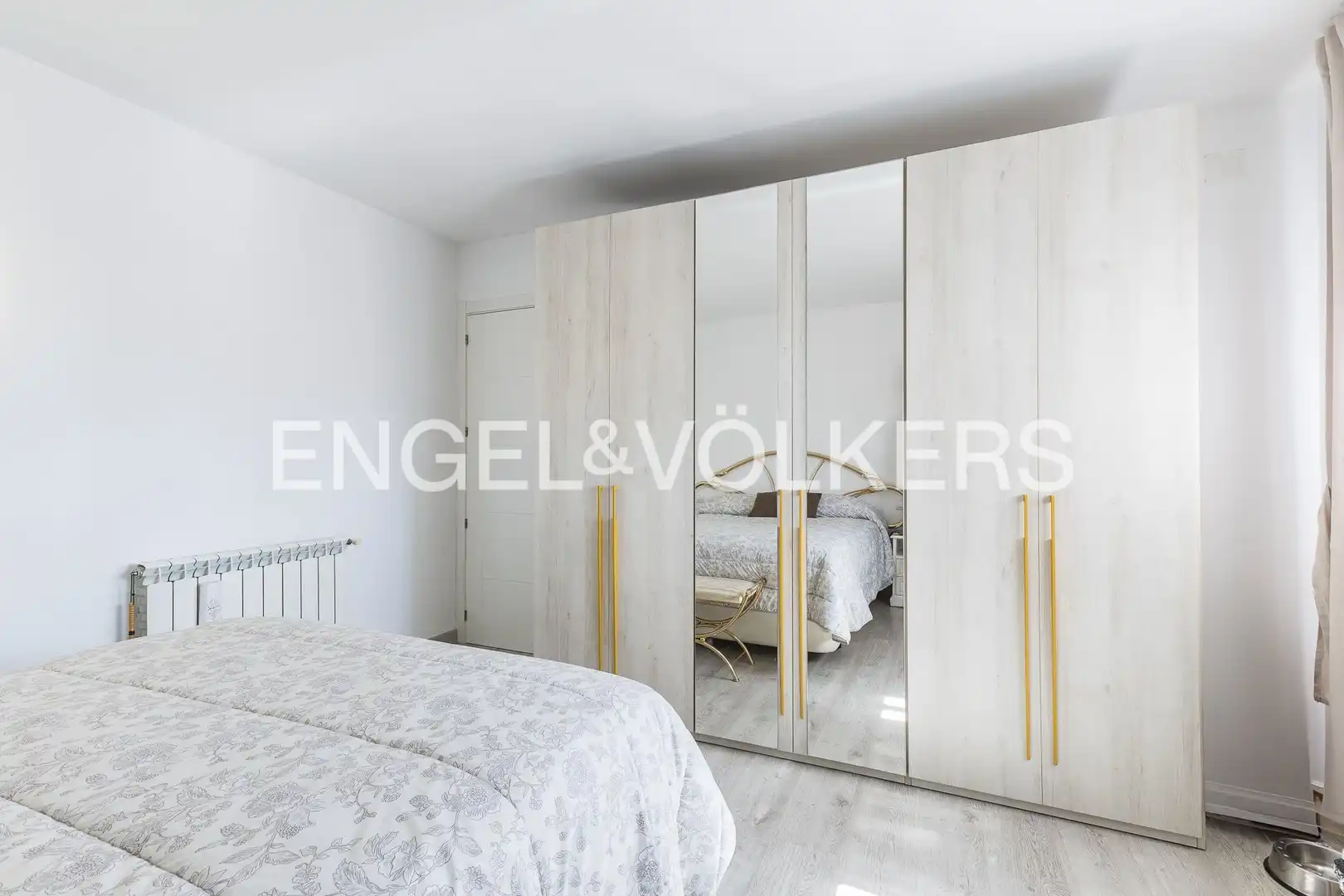 Schlafzimmer von Wohnung zum Verkauf in Esplugues de Llobregat mit Klimaanlage, Heizung und Parkett