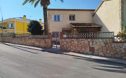 Vista exterior de Casa adosada en venda en Altafulla amb Calefacció, Jardí privat i Parquet