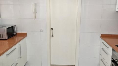 Foto 3 de Piso de alquiler en Calle Fernan Sanchez de Tovar, Cruz Roja, Sevilla Capital