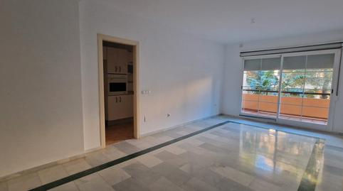 Foto 4 de Pis en venda a Calle Oceano, Romana Playa, Marbella