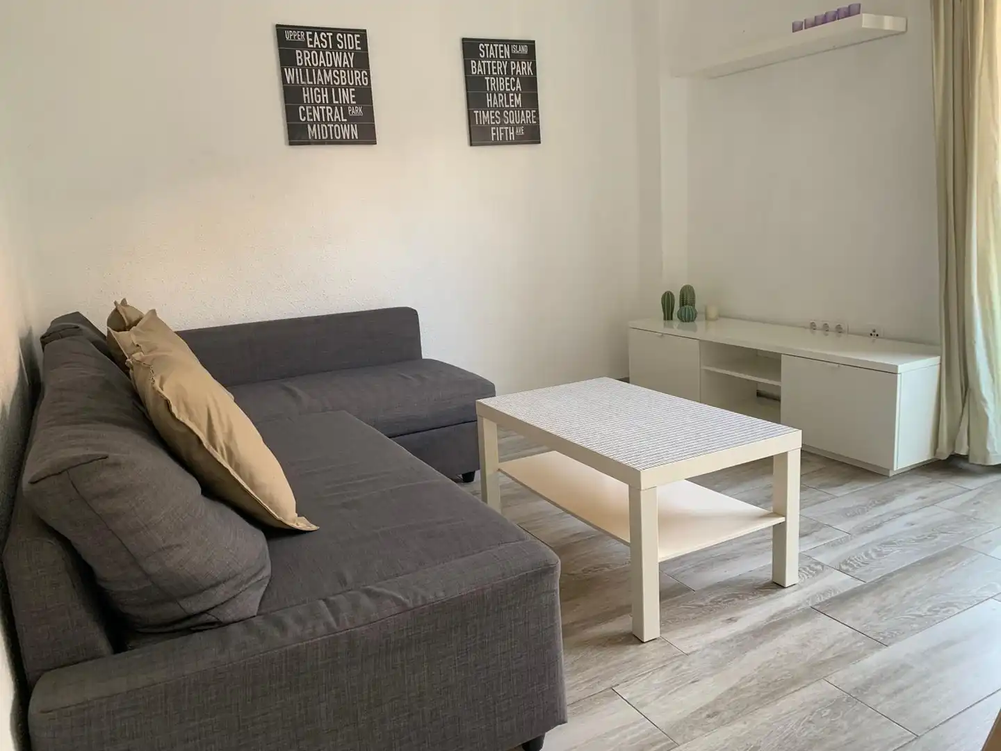 Living room of Flat for rent in Valencia  with Air Conditioner, Furnished and Oven