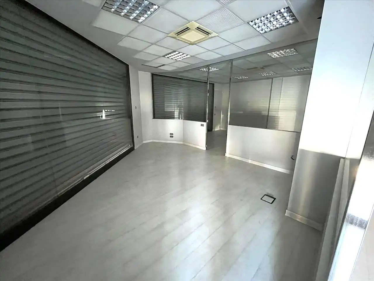 Locale commerciale in vendita a JAUME, imagen 2