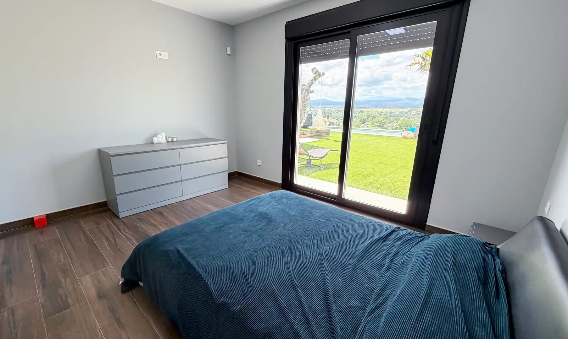Schlafzimmer von Haus oder Chalet zum Verkauf in Santa Cruz del Retamar mit Klimaanlage, Heizung und Privatgarten