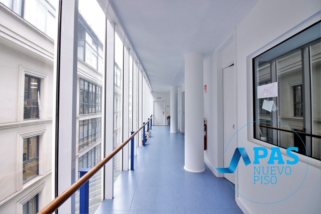 Office for sale in Santander  with Air Conditioner