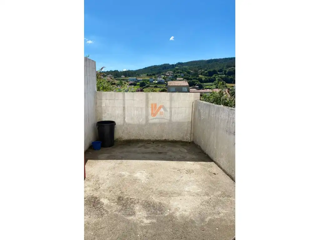 Exterior view of Commercial properties for sale in Santiago de Compostela 