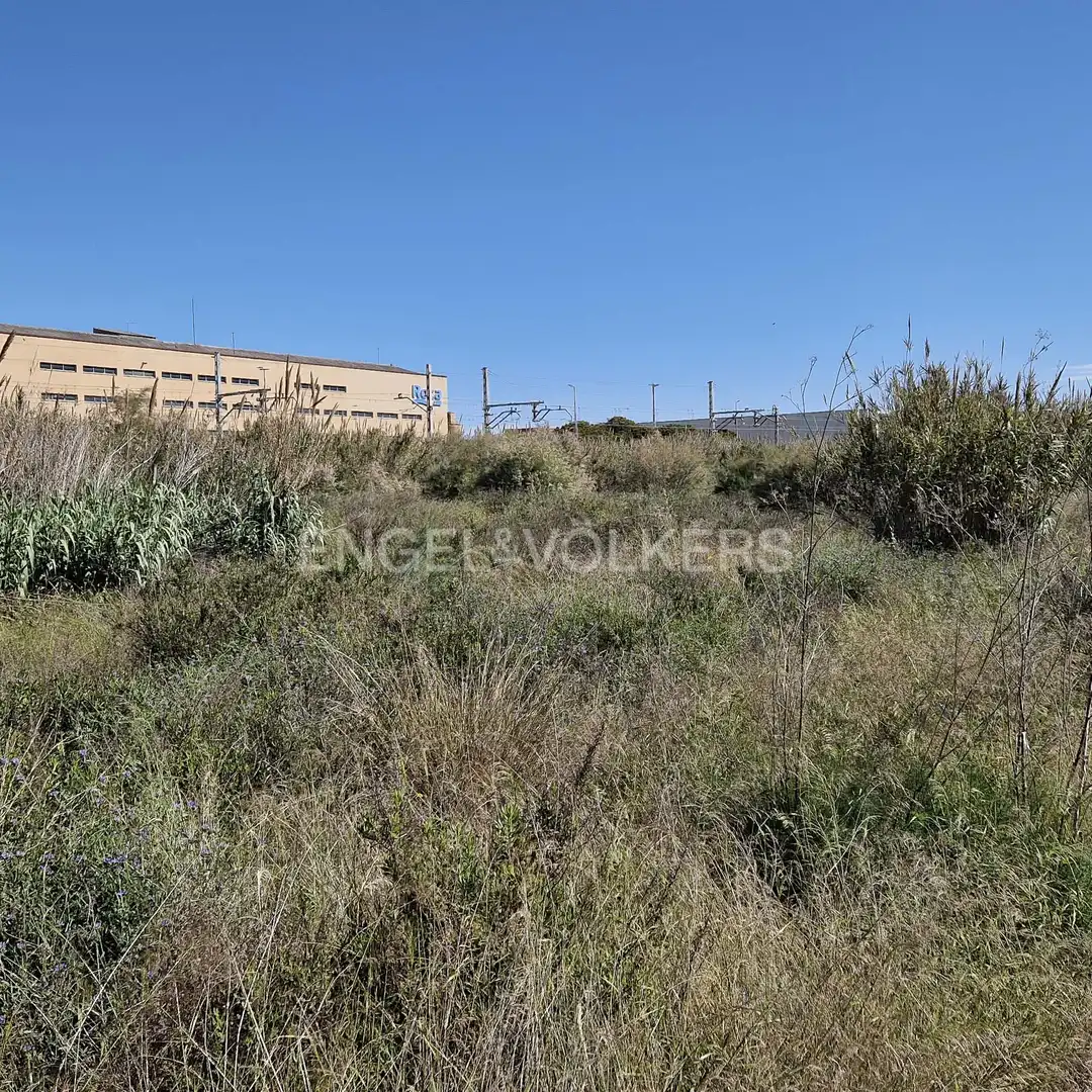 Industrial land for sale in Centre, imagen 2