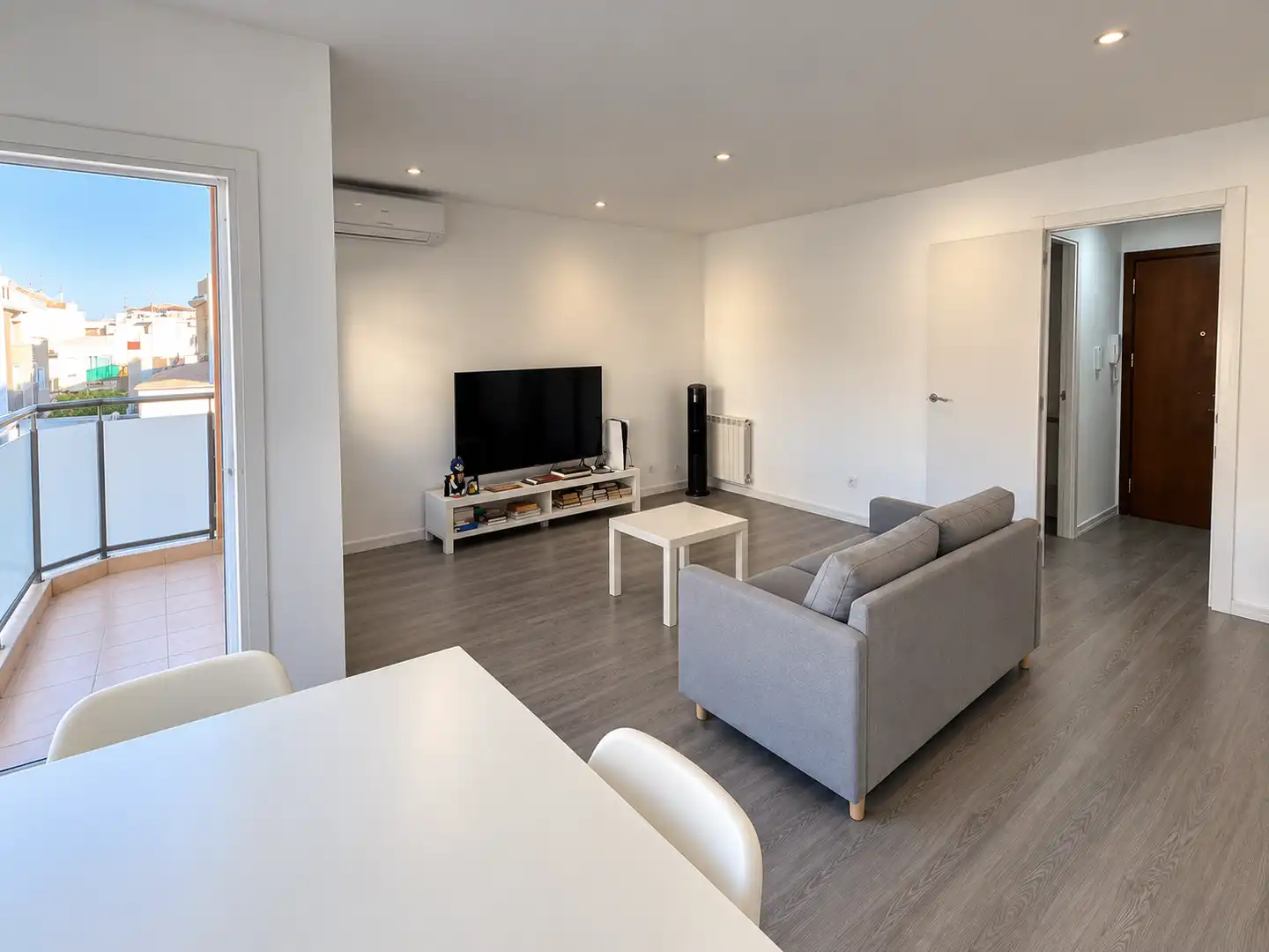 Flat with terrace for sale in La Gavarra