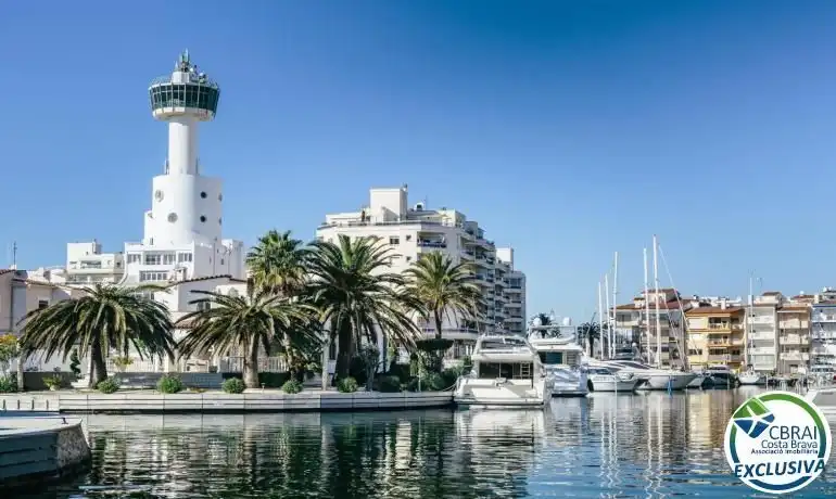 Vista exterior de Apartament en venda en Empuriabrava