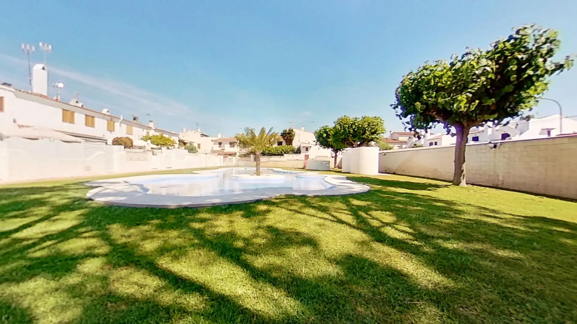 Piscina de Casa adosada en venda en Creixell amb Aire condicionat, Terrassa i Piscina