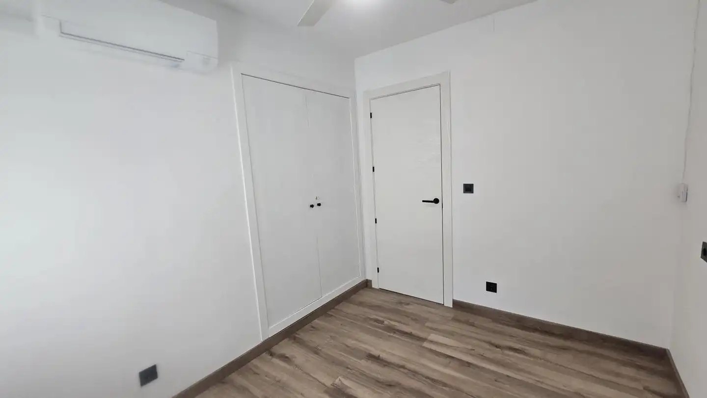 Wohnung zur Miete in Gandia mit Klimaanlage, Terrasse und Möbliert