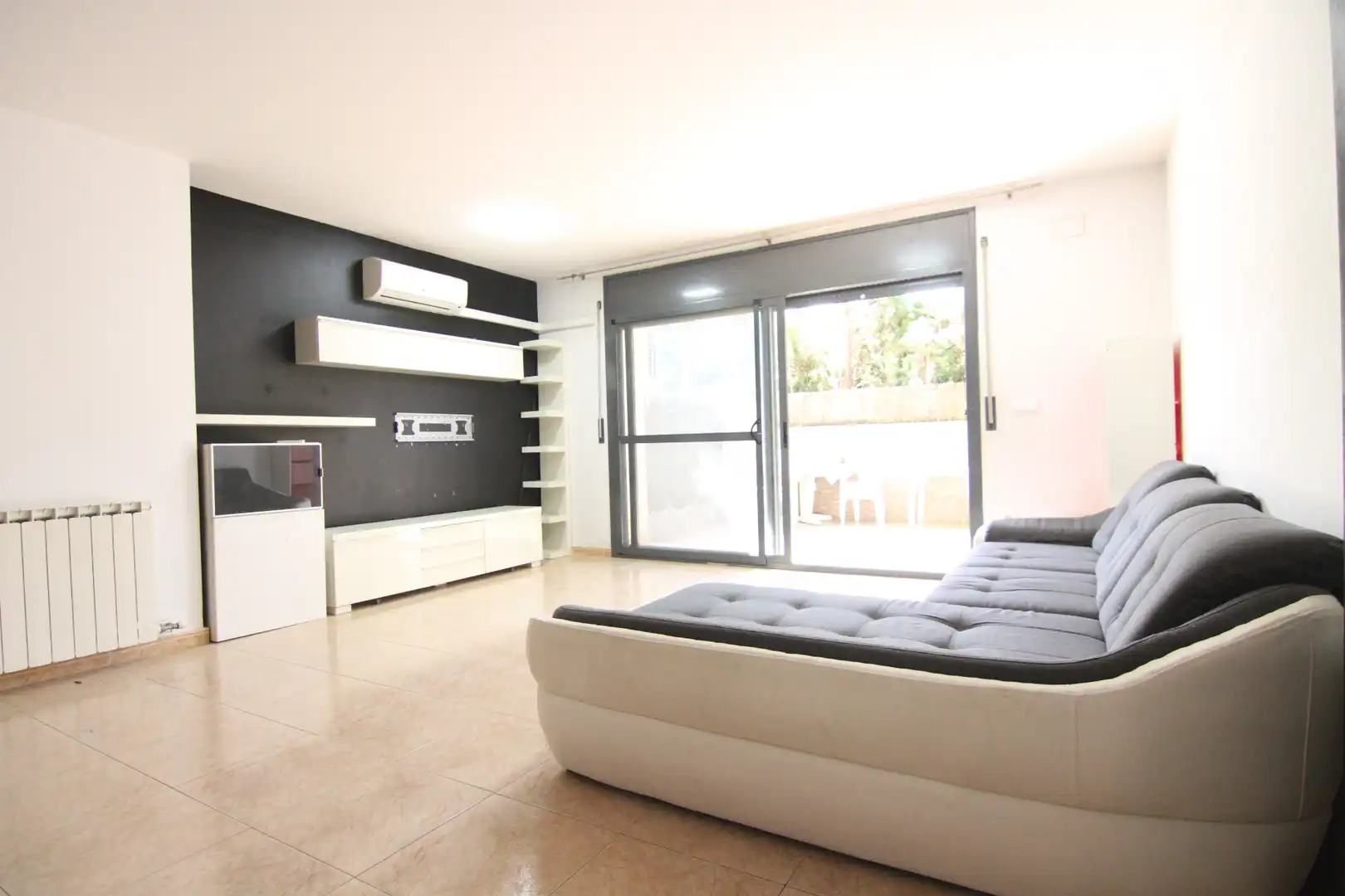Sala de estar de Dúplex en venta en Olesa de Montserrat con Aire acondicionado, Calefacción y Terraza