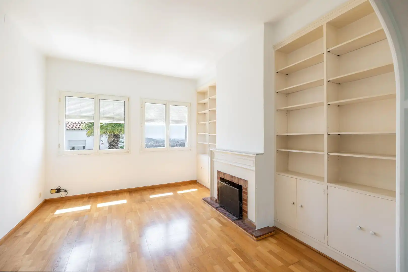 Sala de estar de Casa o chalet de alquiler en Barcelona con Calefacción, Parquet y Terraza