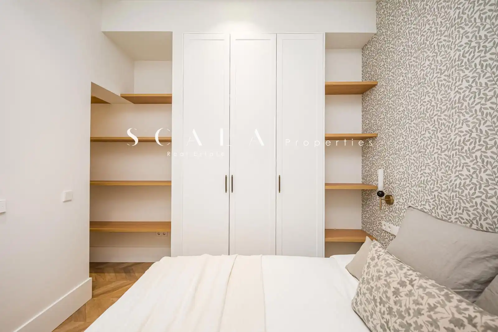 Schlafzimmer von Wohnung zur Miete in Madrid mit Klimaanlage, Heizung und Terrasse