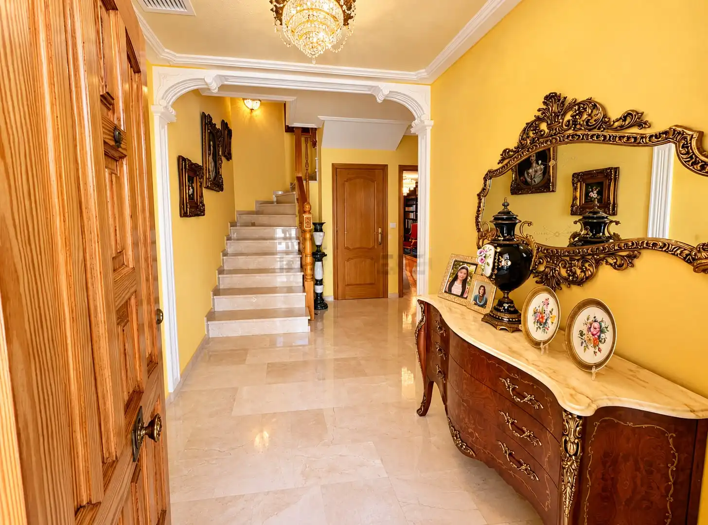 Terraced house with terrace for sale in Calle Versalles 7, imagen 8