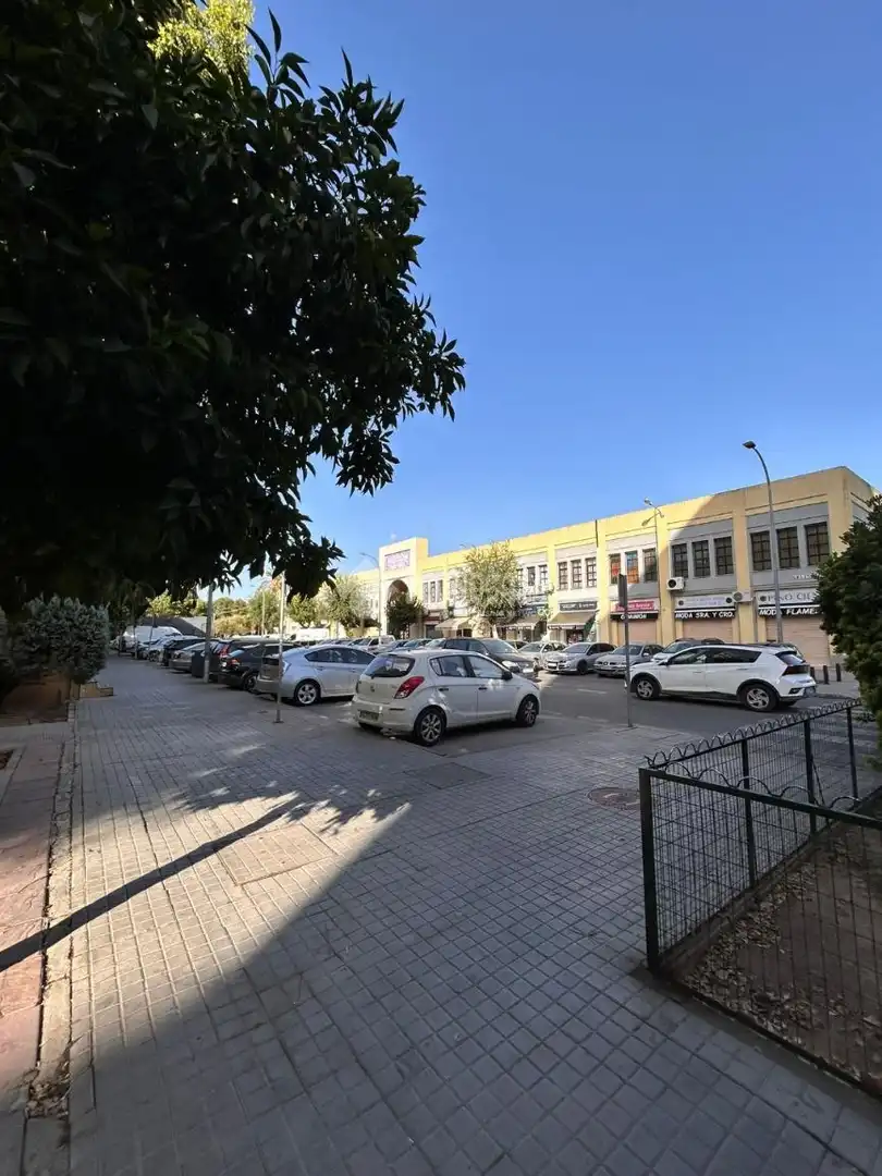 Vista exterior de Pis en venda en Sevilla amb Aire condicionat