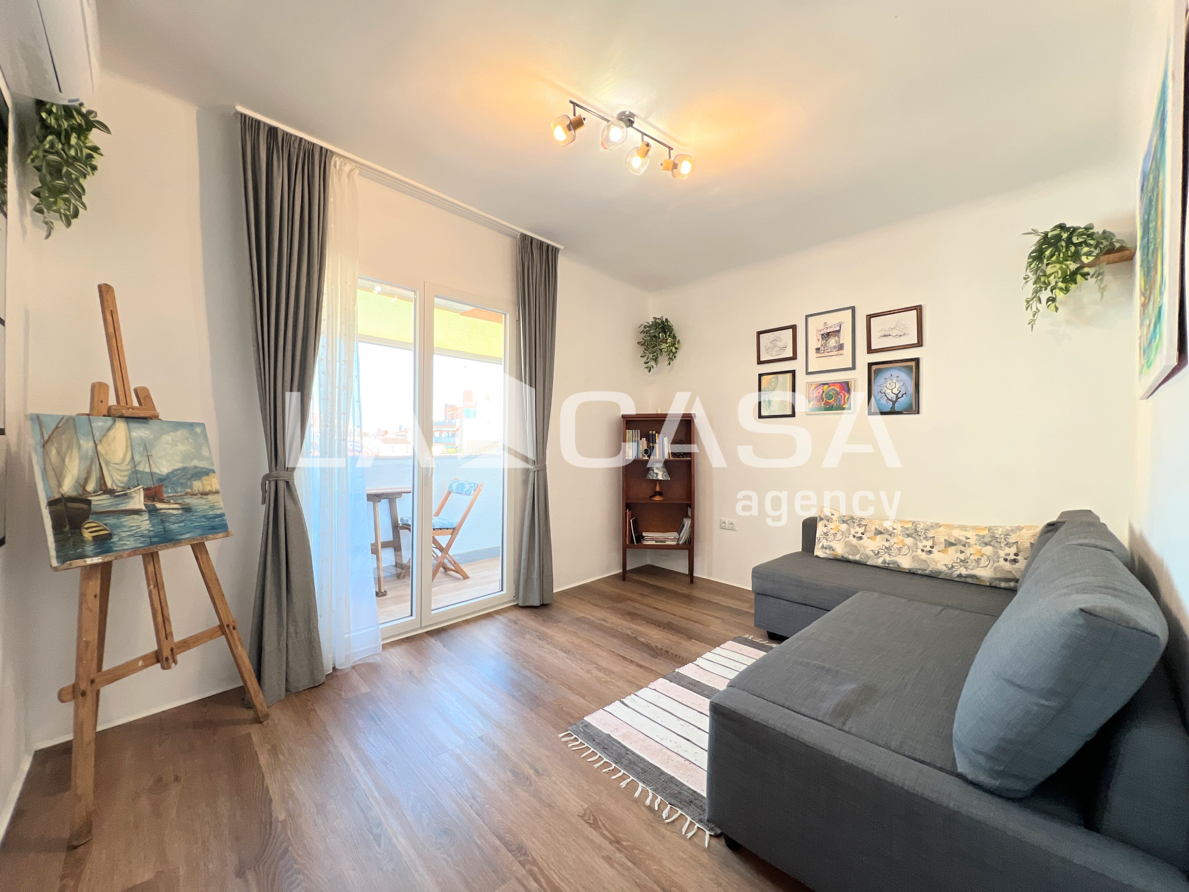 Sala d'estar de Pis en venda en Badalona amb Balcó