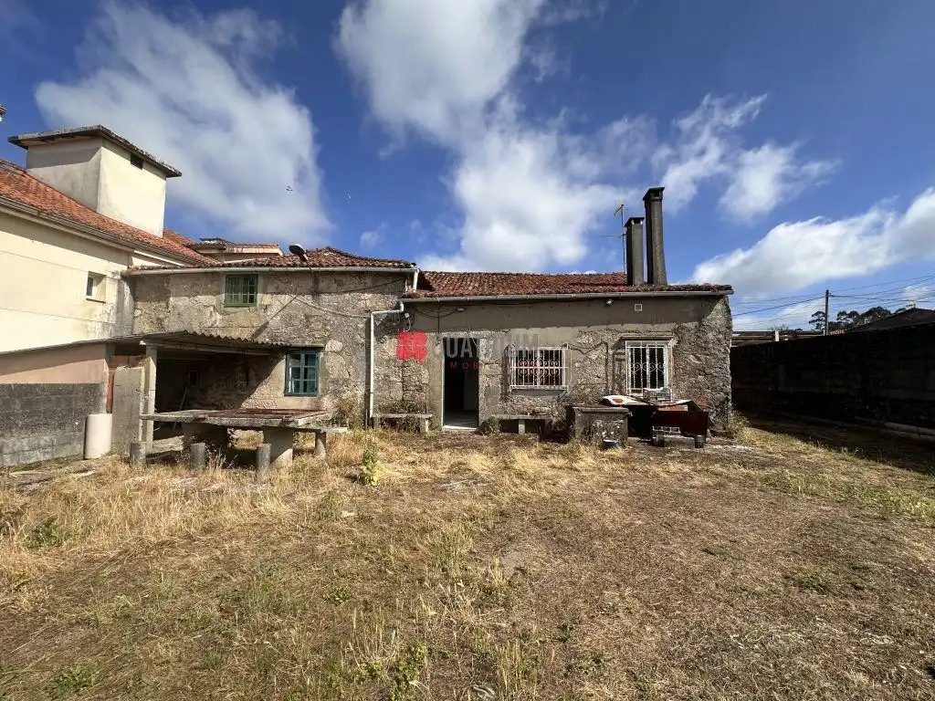 Vista exterior de Casa o xalet en venda en Teo amb Jardí privat