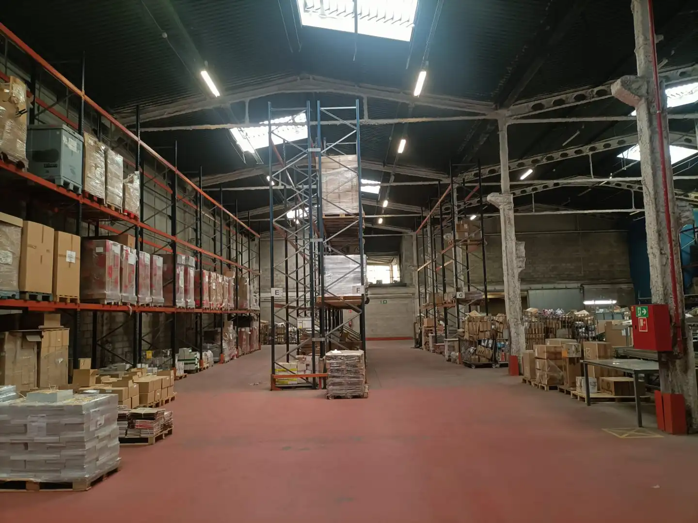 Nave industrial de alquiler en Barcelona con Calefacción y Alarma