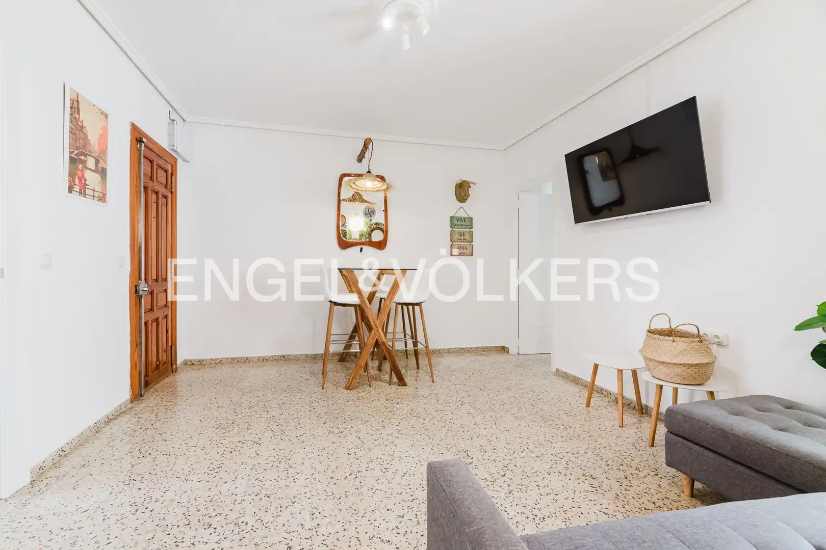 Sala d'estar de Pis de lloguer en Valencia amb Aire condicionat, Calefacció i Moblat