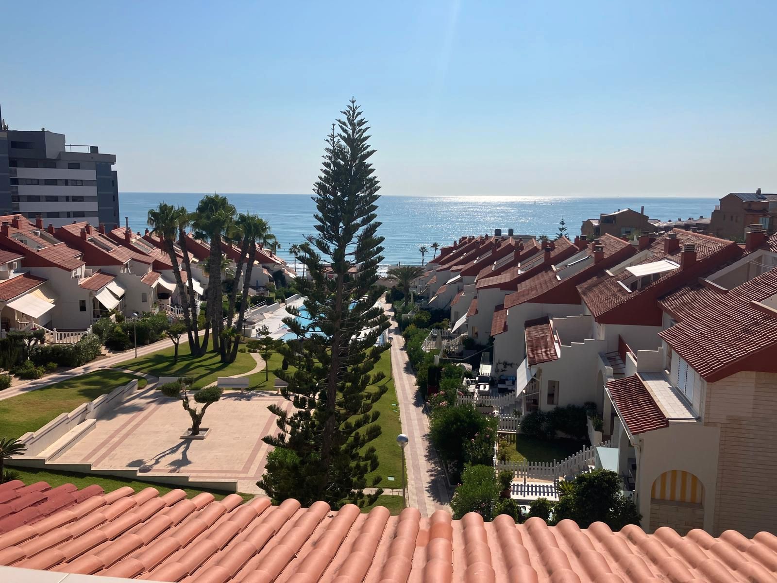 Außenansicht von Einfamilien-Reihenhaus miete in Alicante / Alacant mit Klimaanlage, Heizung und Terrasse