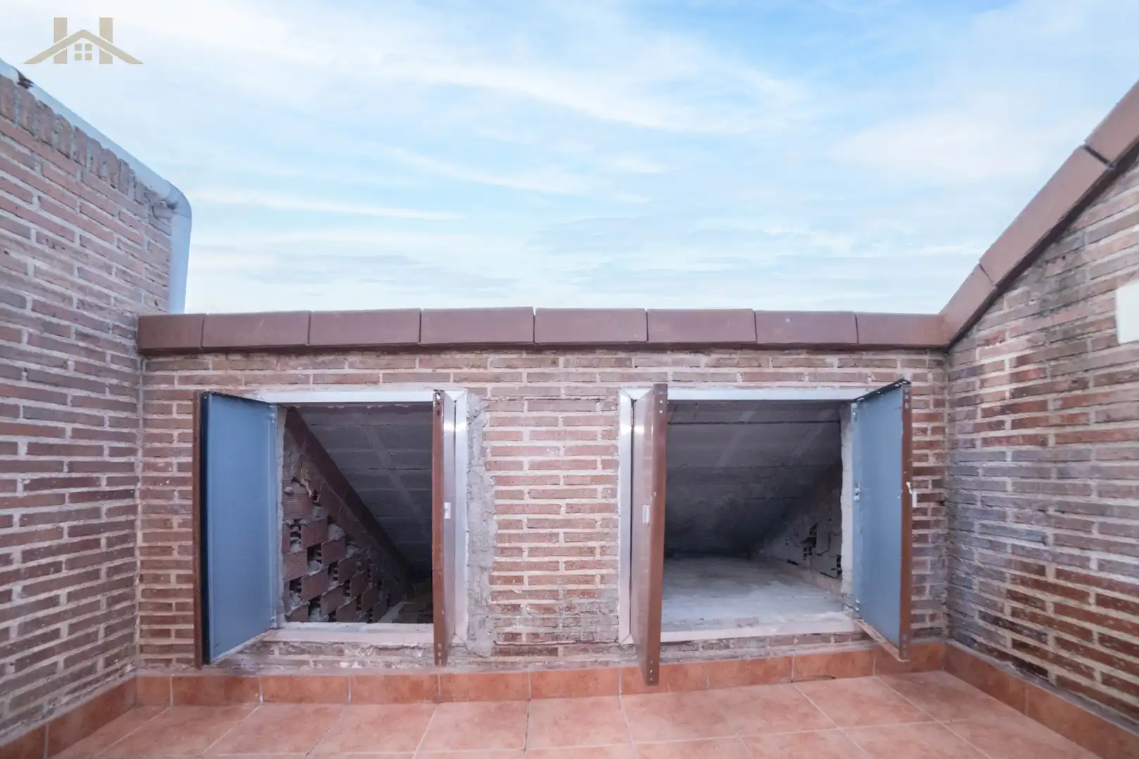 Exterior view of Attic for sale in Sevilla la Nueva  with Air Conditioner and Terrace