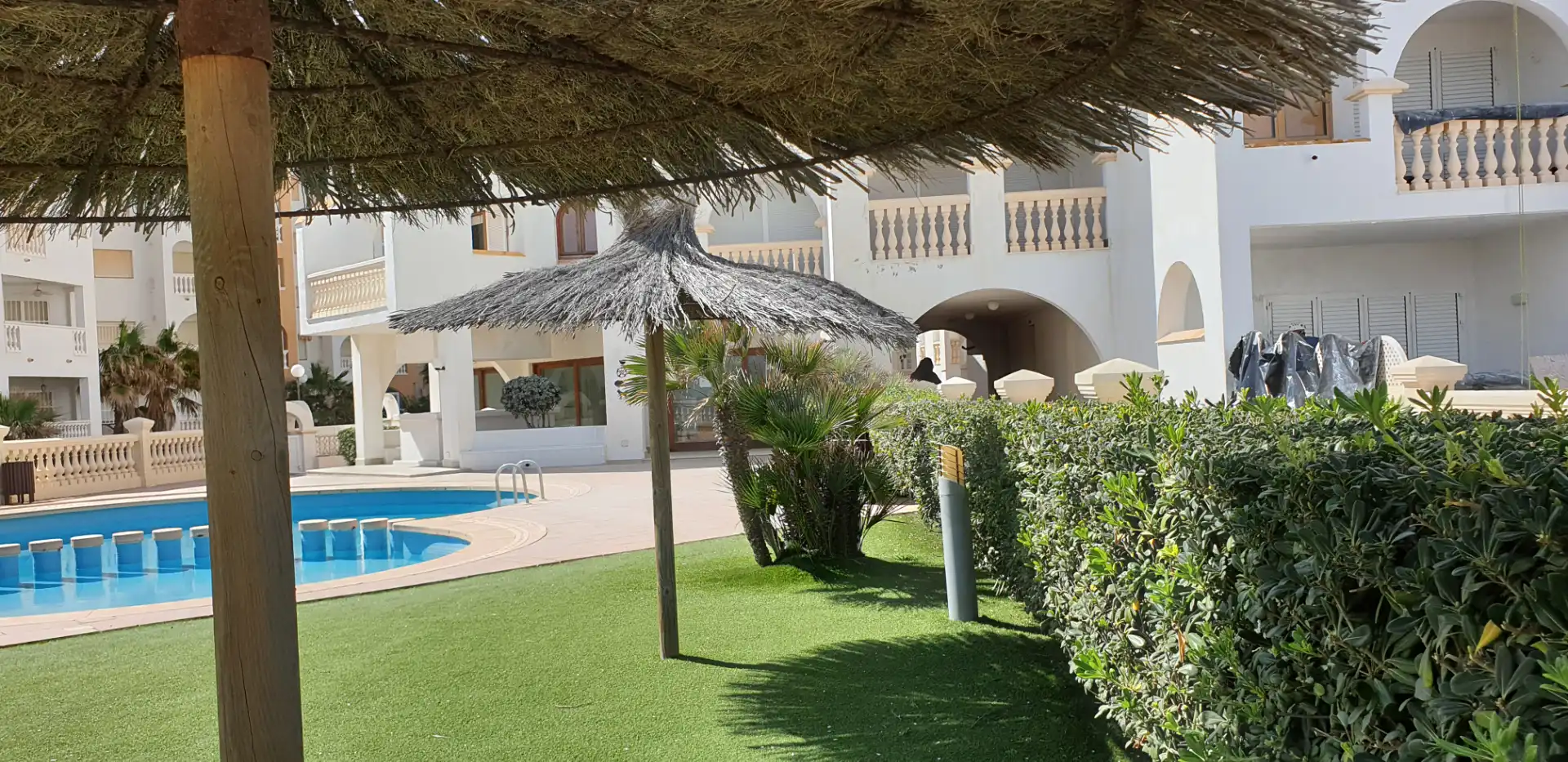 Piscina de Casa adosada en venda en La Manga del Mar Menor amb Jardí privat, Terrassa i Moblat