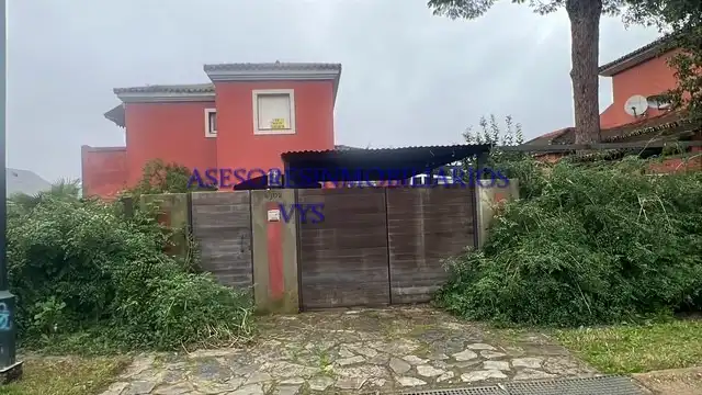 Casa o xalet en venda en Bollullos de la Mitación amb Jardí privat, Terrassa i Piscina