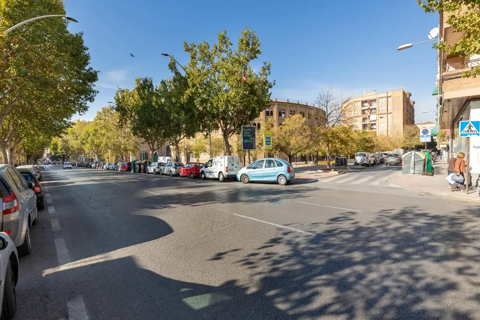 Vista exterior de Piso en venta en Granada con Terraza y Balcón