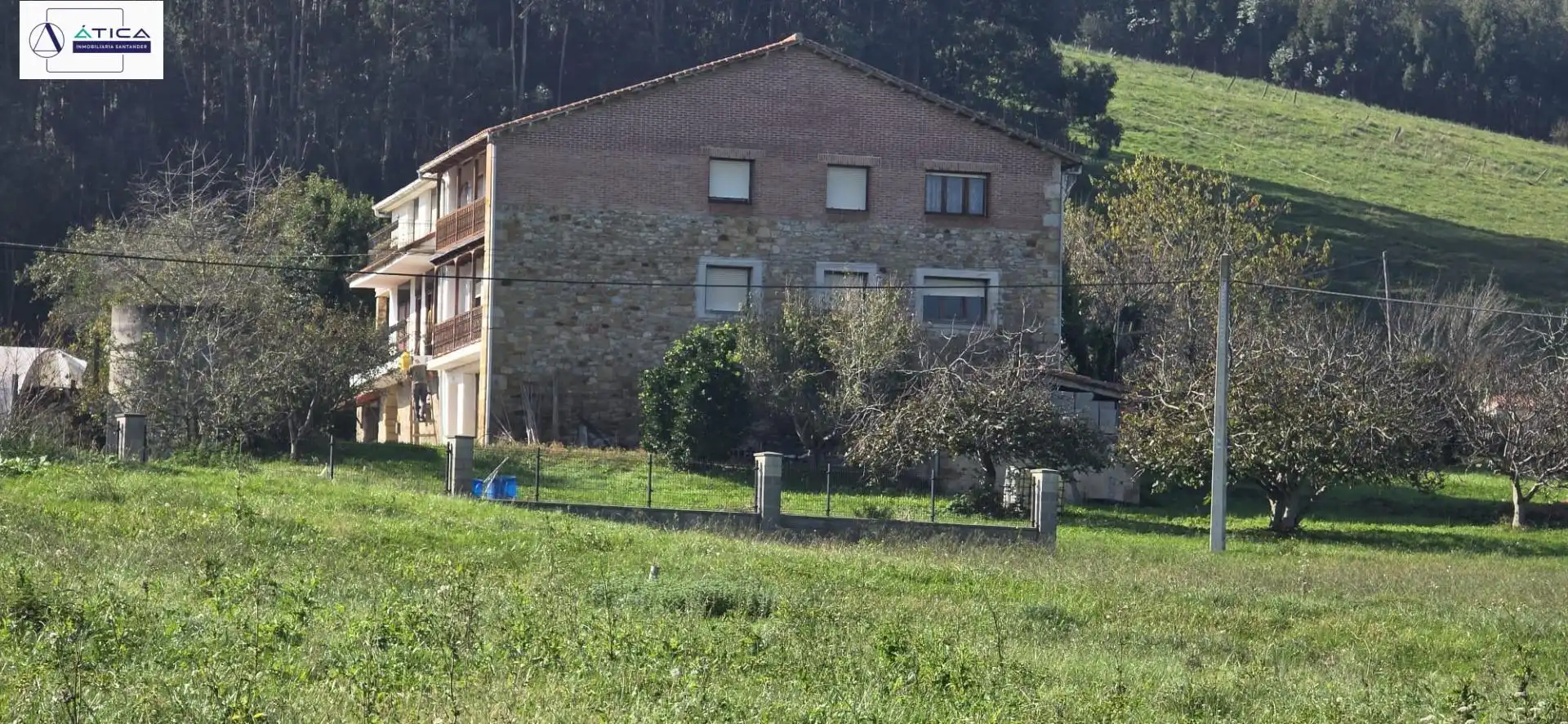 Vista exterior de Finca rústica en venta en Bárcena de Cicero con Jardín privado y Amueblado