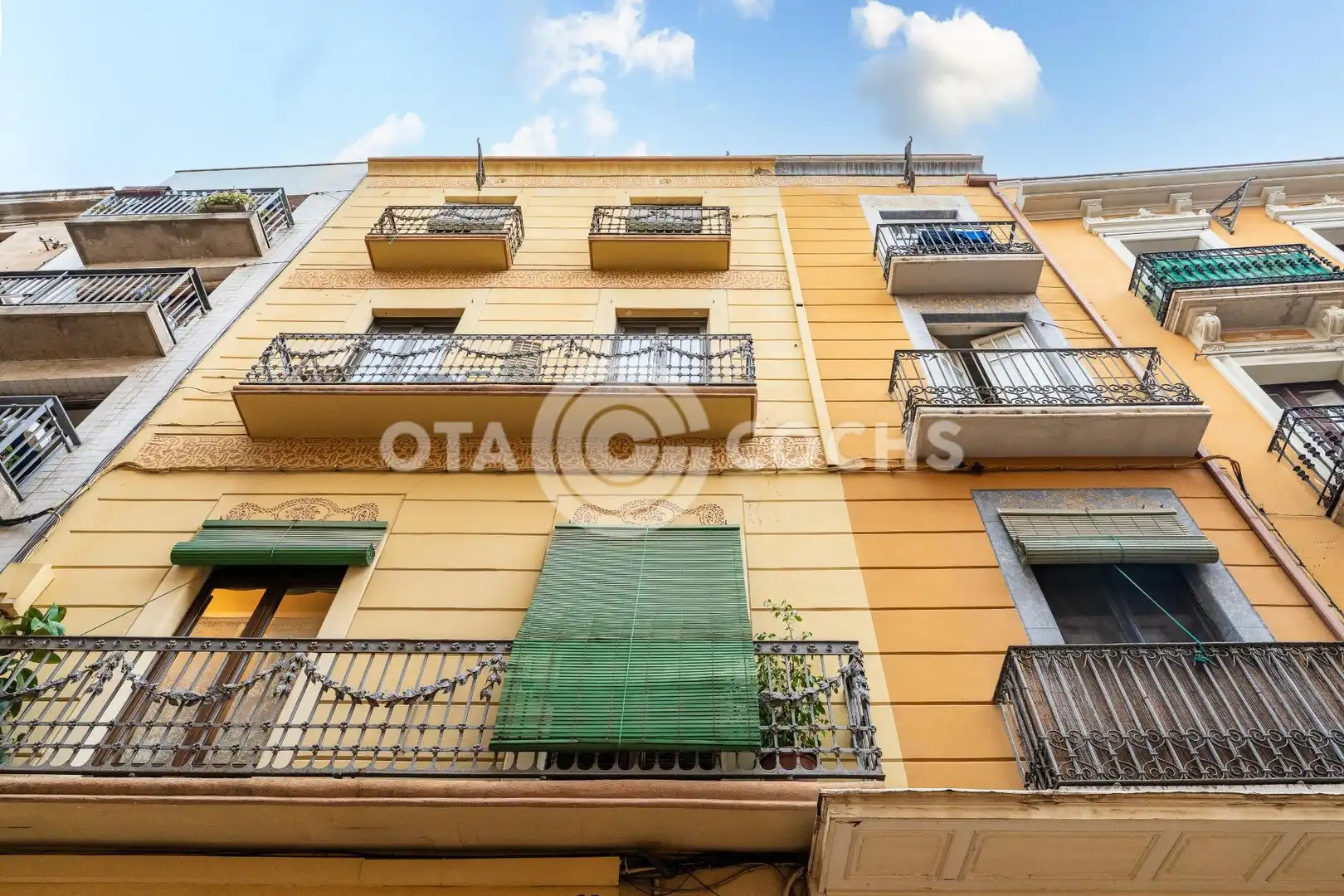 Vista exterior de Piso en venta en Reus con Terraza y Balcón