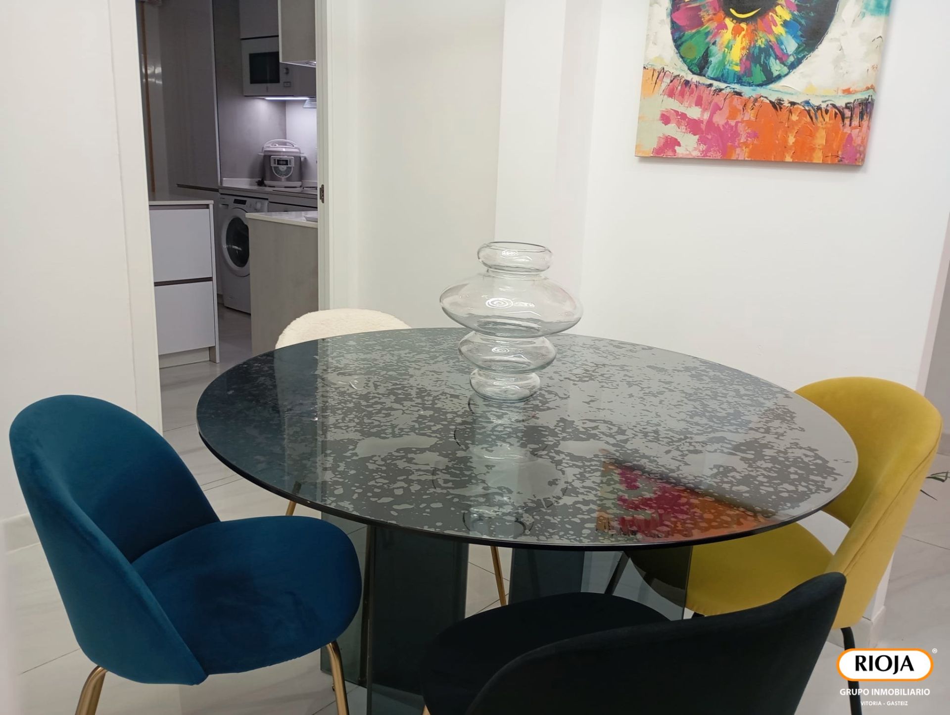 Menjador de Pis en venda en Vitoria - Gasteiz amb Calefacció, Terrassa i Traster